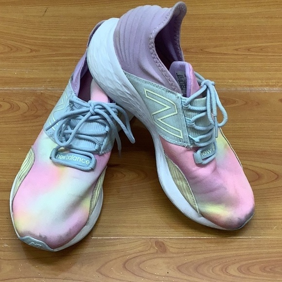 New Balance Size 5 Women’s GEROVJU Sneakers Sneakers (Preloved) - Picture 1 of 7